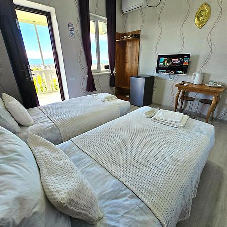 Hilltop Guest House Kutaisi Bagian luar foto