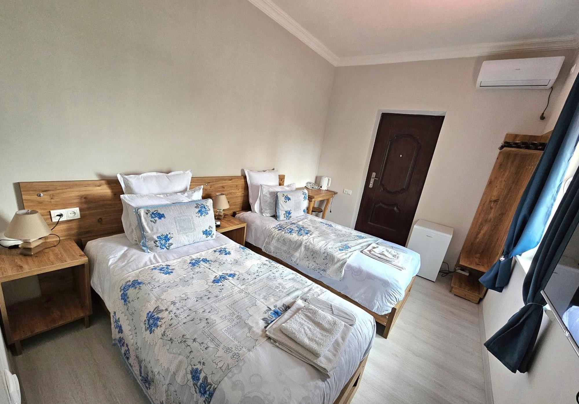 Hilltop Guest House Kutaisi Bagian luar foto