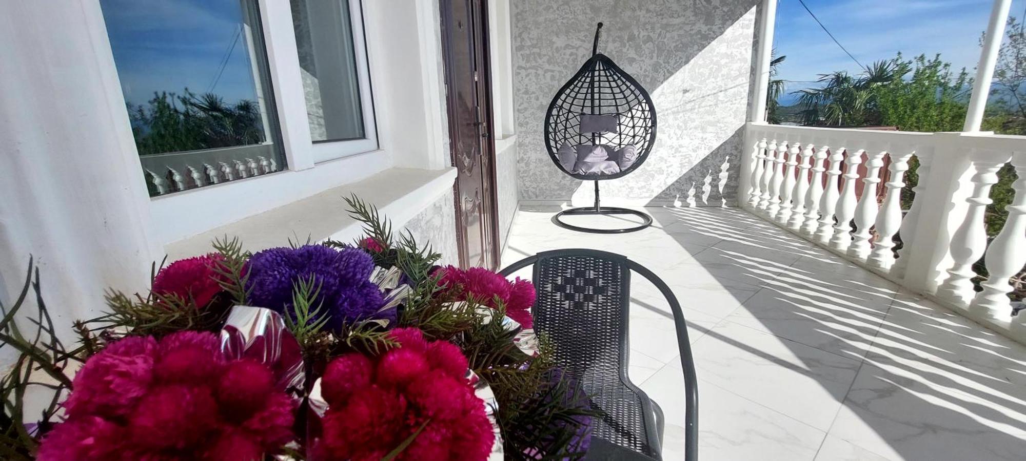 Hilltop Guest House Kutaisi Bagian luar foto